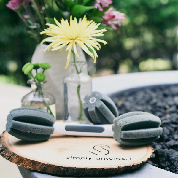 The Wine Brush has replaceable sponge heads prolong the life of The Wine Brush